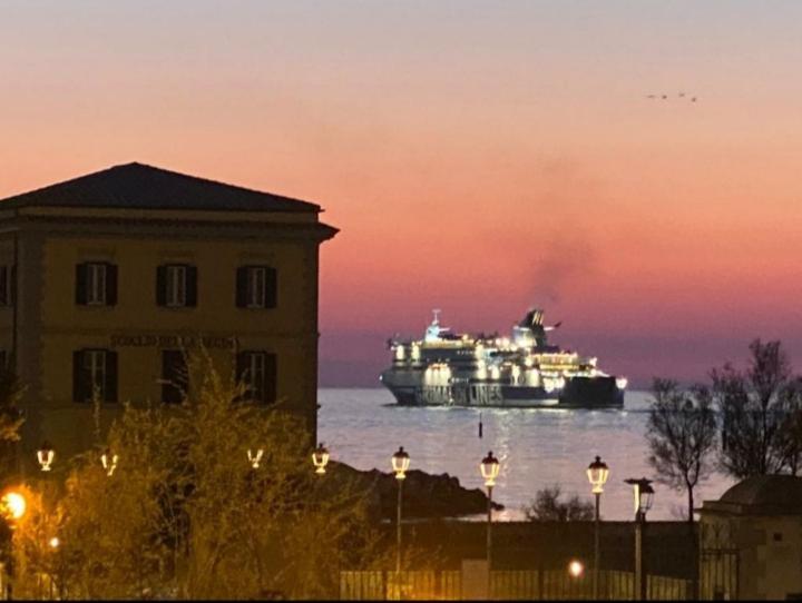 Sunset 39 Apartment Livorno Exterior photo